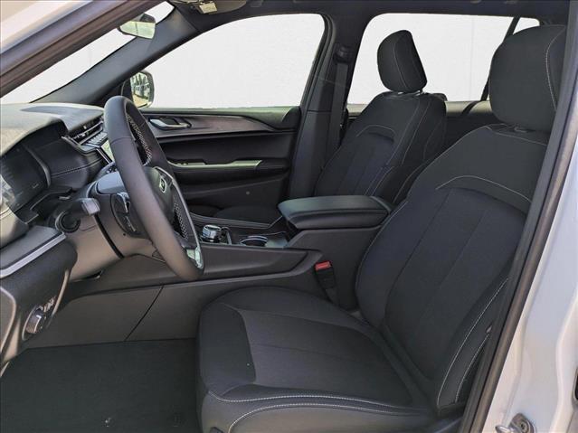 Photo of 2025 Bright White Clearcoat Jeep Grand Cherokee L