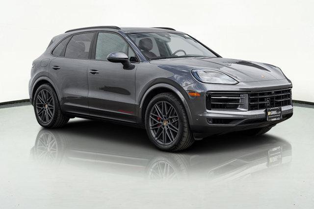 Photo of 2024 Gray Porsche Cayenne