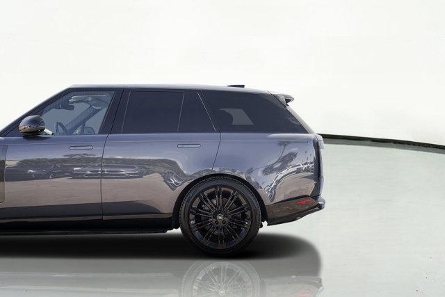 Photo of 2024 Gray Land Rover Range Rover
