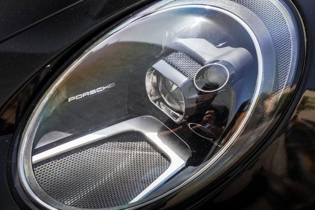 Photo of 2021 Black Porsche 911