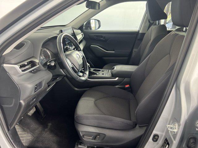 Photo of 2021 Celestial Silver Metallic Toyota Highlander