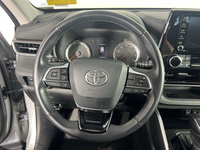 Photo of 2021 Celestial Silver Metallic Toyota Highlander