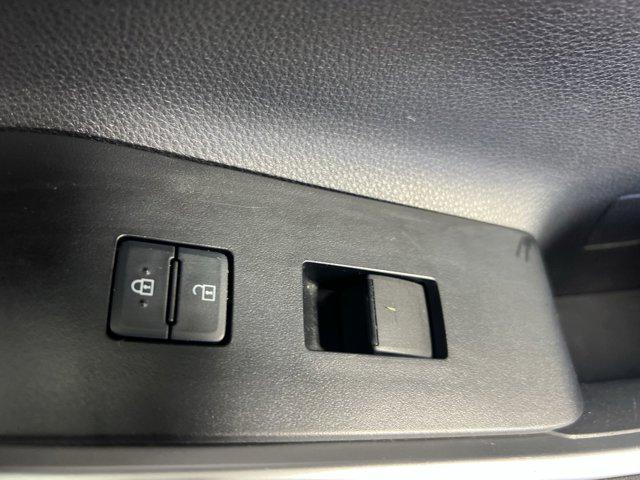 Photo of 2021 Celestial Silver Metallic Toyota Highlander