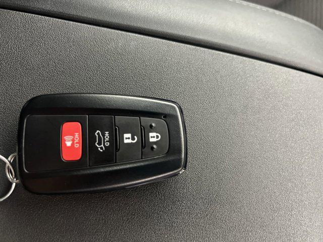 Photo of 2021 Celestial Silver Metallic Toyota Highlander