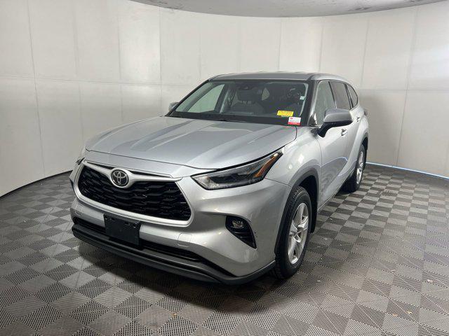 Photo of 2021 Celestial Silver Metallic Toyota Highlander