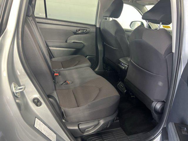 Photo of 2021 Celestial Silver Metallic Toyota Highlander