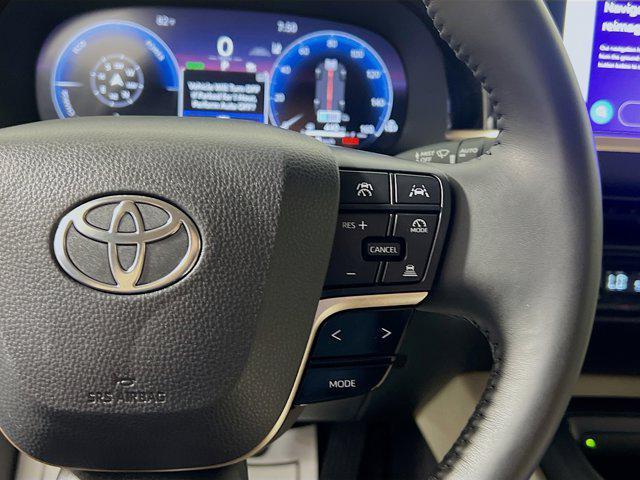 Photo of 2023 Oxygen White Toyota Crown