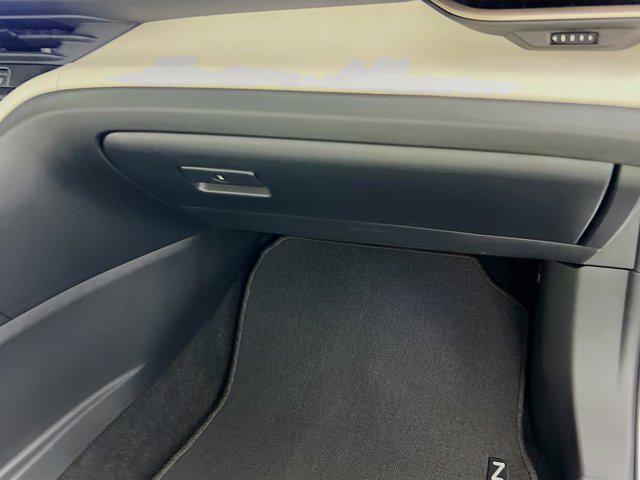 Photo of 2023 Oxygen White Toyota Crown