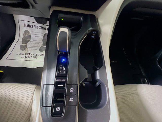 Photo of 2023 Oxygen White Toyota Crown