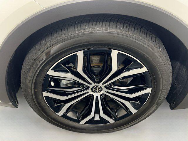 Photo of 2023 Oxygen White Toyota Crown