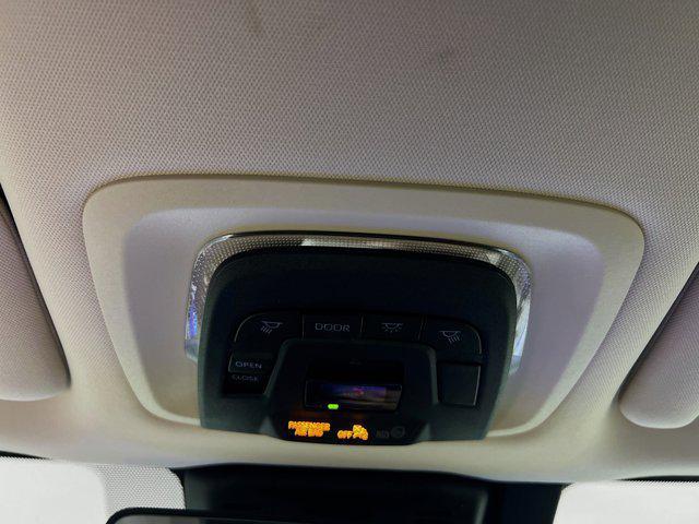 Photo of 2023 Oxygen White Toyota Crown
