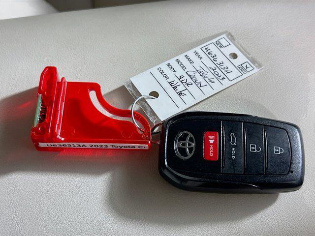 Photo of 2023 Oxygen White Toyota Crown