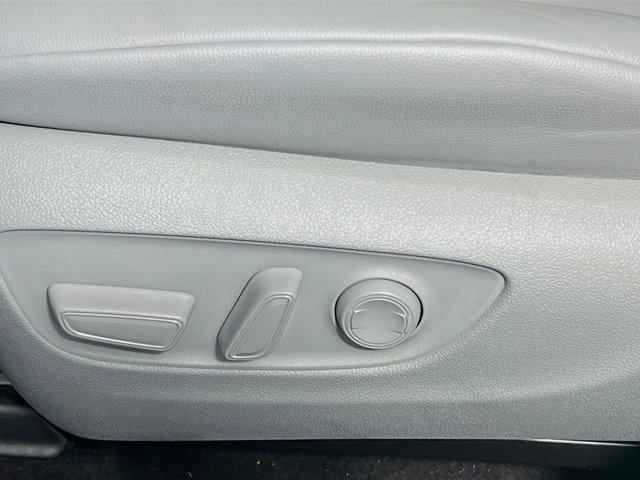 Photo of 2024 Wind Chill Pearl Toyota Highlander