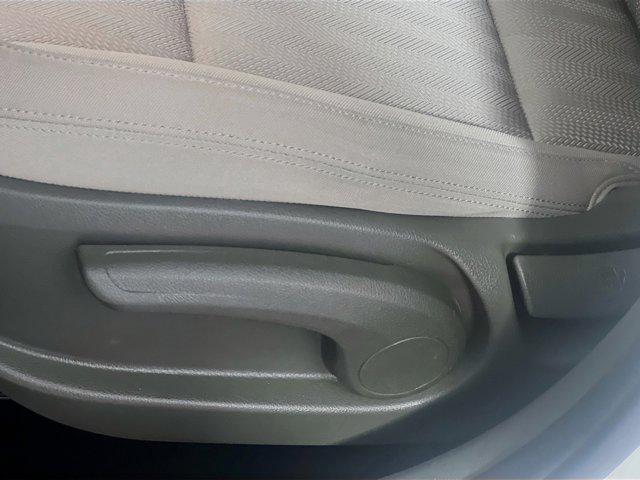 Photo of 2017 Clear White Kia Sportage