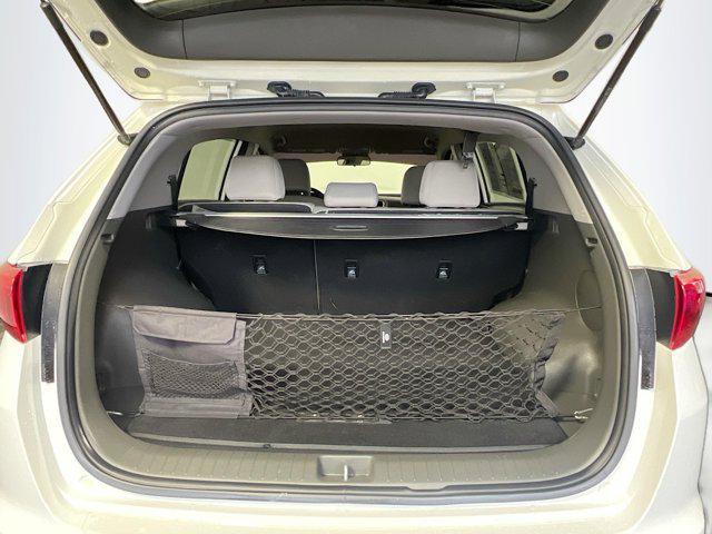 Photo of 2017 Clear White Kia Sportage