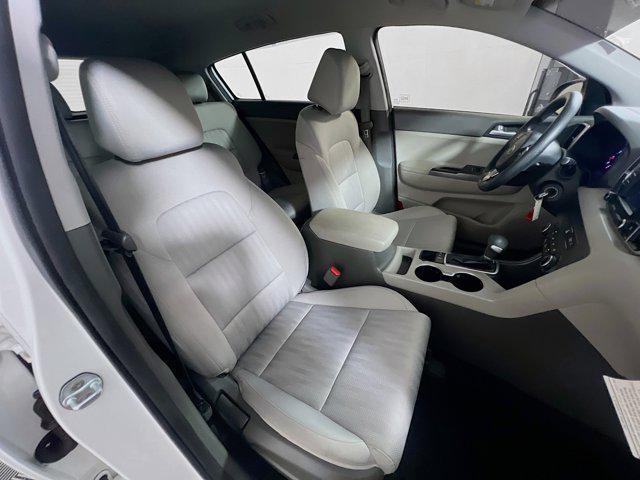 Photo of 2017 Clear White Kia Sportage