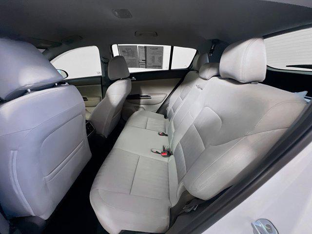 Photo of 2017 Clear White Kia Sportage