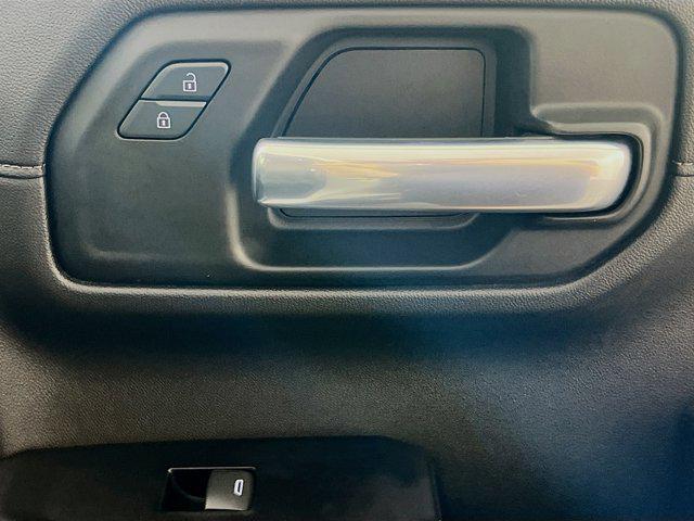 Photo of 2019 White Chevrolet Silverado 1500