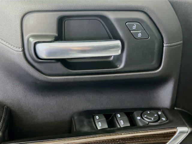 Photo of 2019 White Chevrolet Silverado 1500