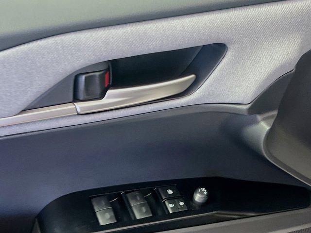 Photo of 2025 Ice Cap Toyota Camry