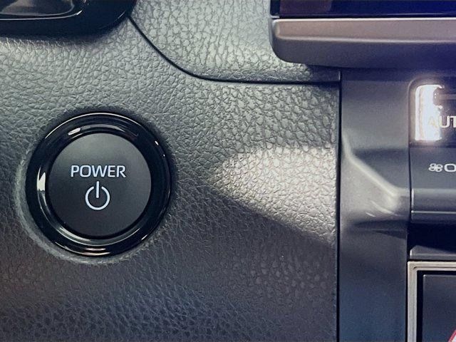 Photo of 2025 Ice Cap Toyota Camry