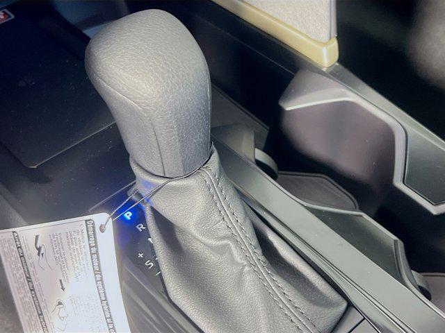 Photo of 2025 Ice Cap Toyota Camry