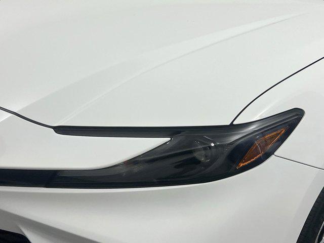 Photo of 2025 Ice Cap Toyota Camry