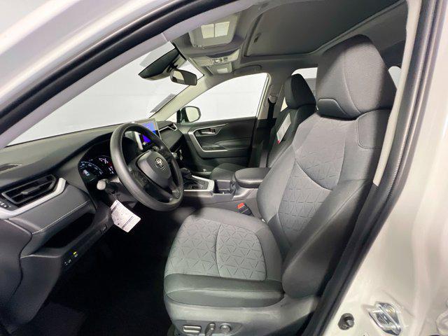 Photo of 2025 Ice Cap Toyota RAV4