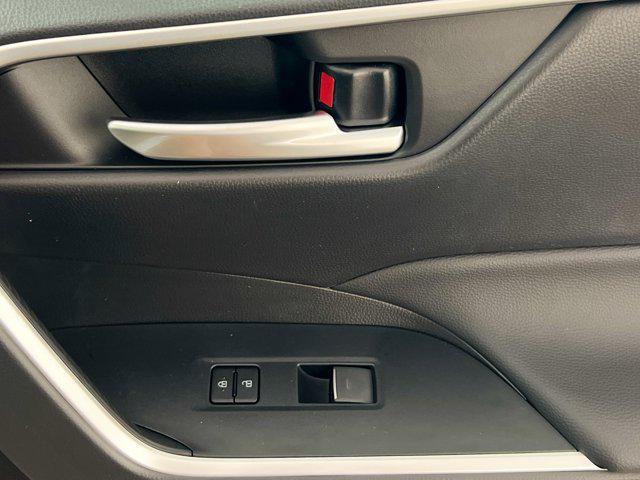 Photo of 2025 Ice Cap Toyota RAV4