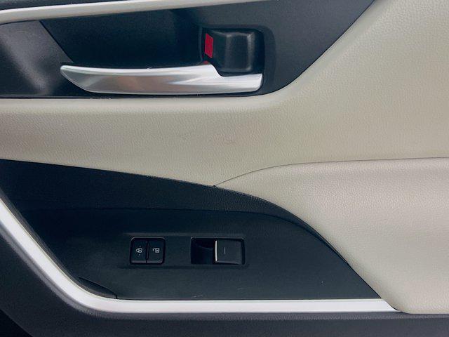 Photo of 2022 White Toyota RAV4
