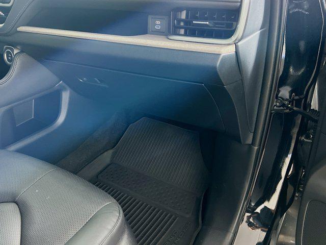 Photo of 2024 Midnight Black Metallic Toyota Grand Highlander