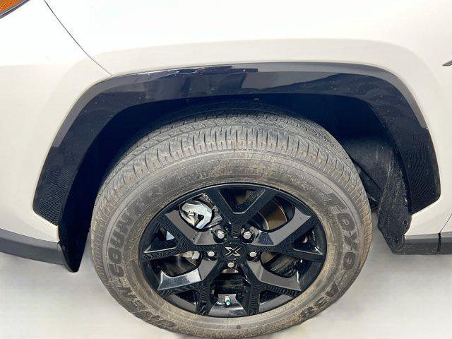 Photo of 2025 Ice Cap Toyota RAV4