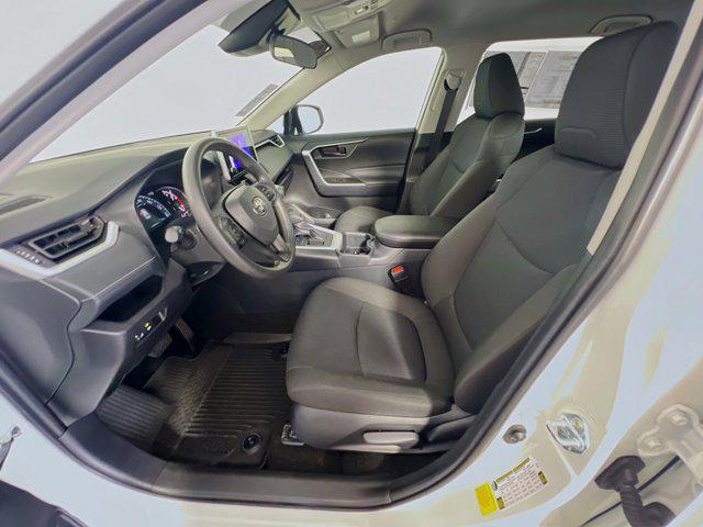Photo of 2025 Ice Cap Toyota RAV4