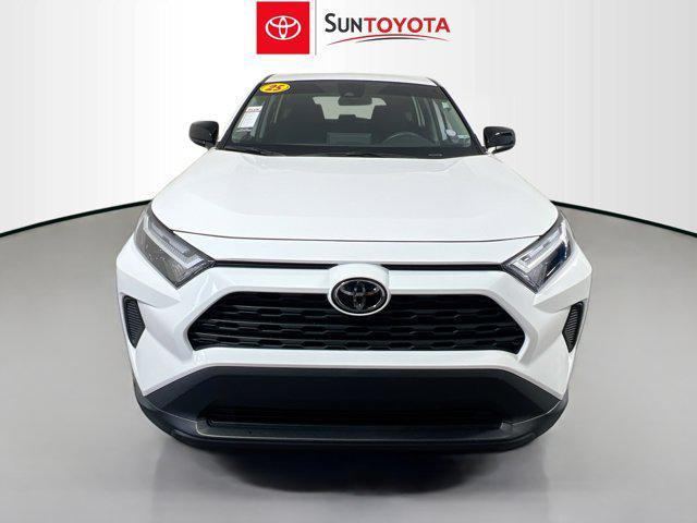 Photo of 2025 Ice Cap Toyota RAV4