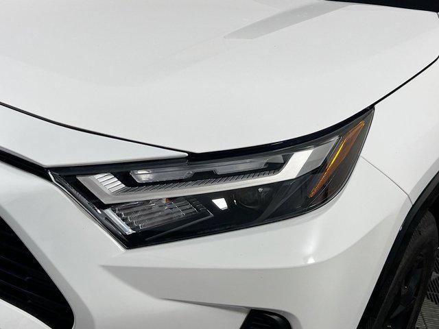 Photo of 2025 Ice Cap Toyota RAV4