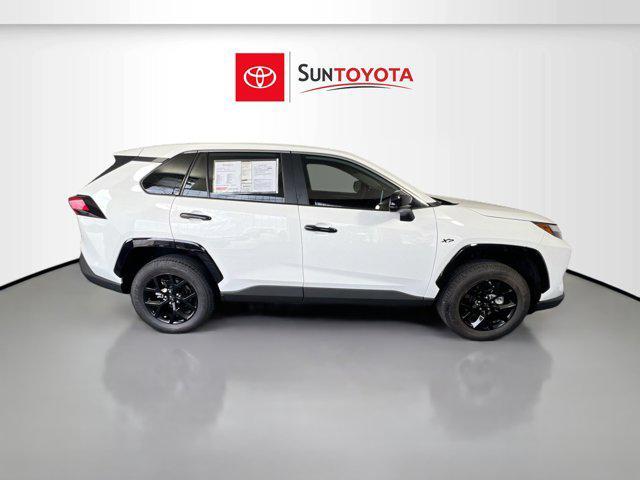 Photo of 2025 Ice Cap Toyota RAV4