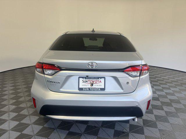 Photo of 2022 Classic Silver Metallic Toyota Corolla