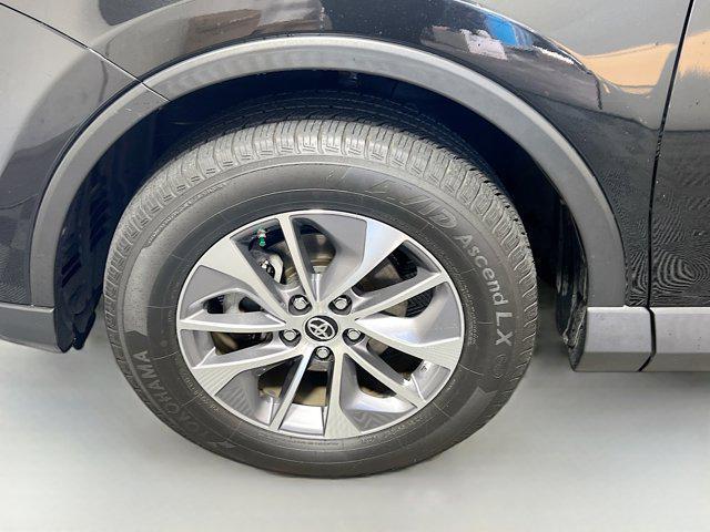 Photo of 2018 Black Sand Pearl Toyota RAV4 Hybrid