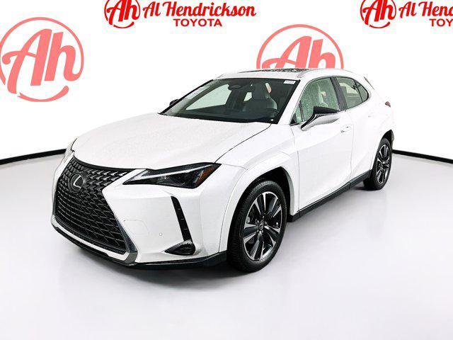Photo of 2025 Eminent White Pearl Lexus UX 300h