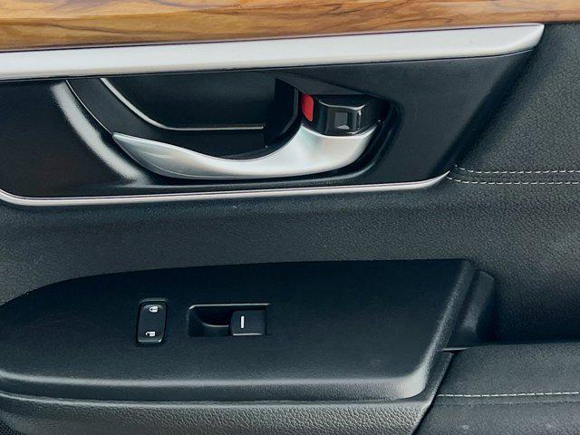 Photo of 2021 Platinum White Pearl Honda CR-V