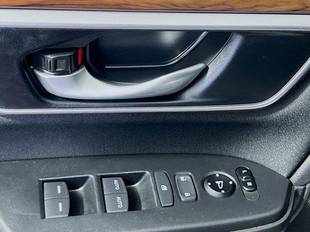 Photo of 2021 Platinum White Pearl Honda CR-V