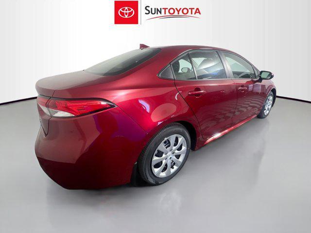 Photo of 2025 Ruby Flare Pearl Toyota Corolla