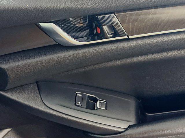 Photo of 2020 Crystal Black Pearl Honda Accord
