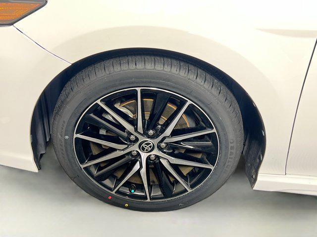 Photo of 2022 White Toyota Camry