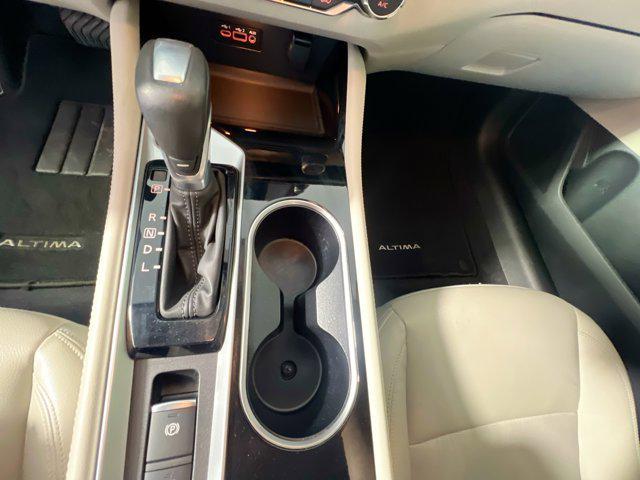 Photo of 2022 Scarlet Ember Tintcoat Nissan Altima