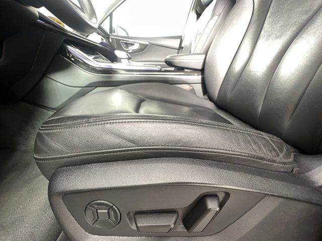 Photo of 2022 White Audi Q7