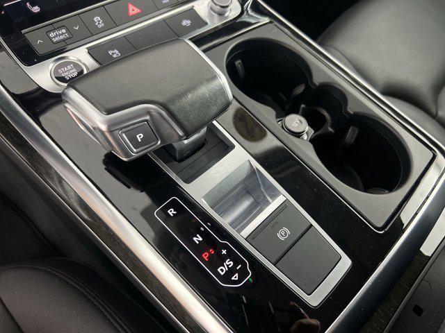 Photo of 2022 White Audi Q7