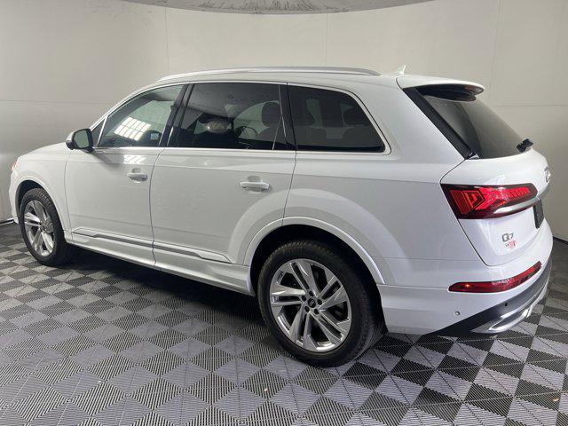 Photo of 2022 White Audi Q7