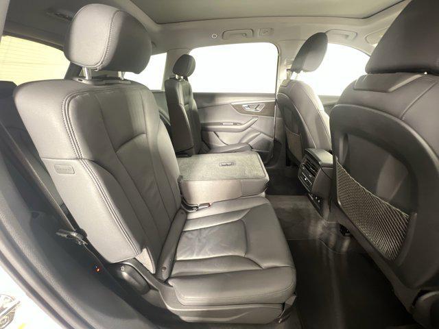 Photo of 2022 White Audi Q7