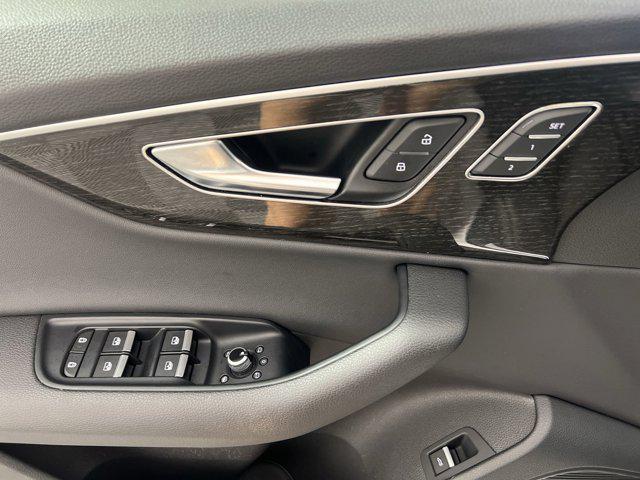 Photo of 2022 White Audi Q7